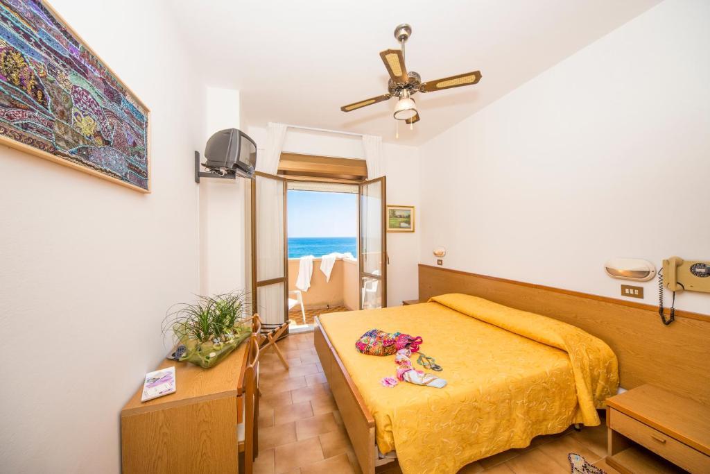 Hotel Touring Мисано Адриатико Стая снимка